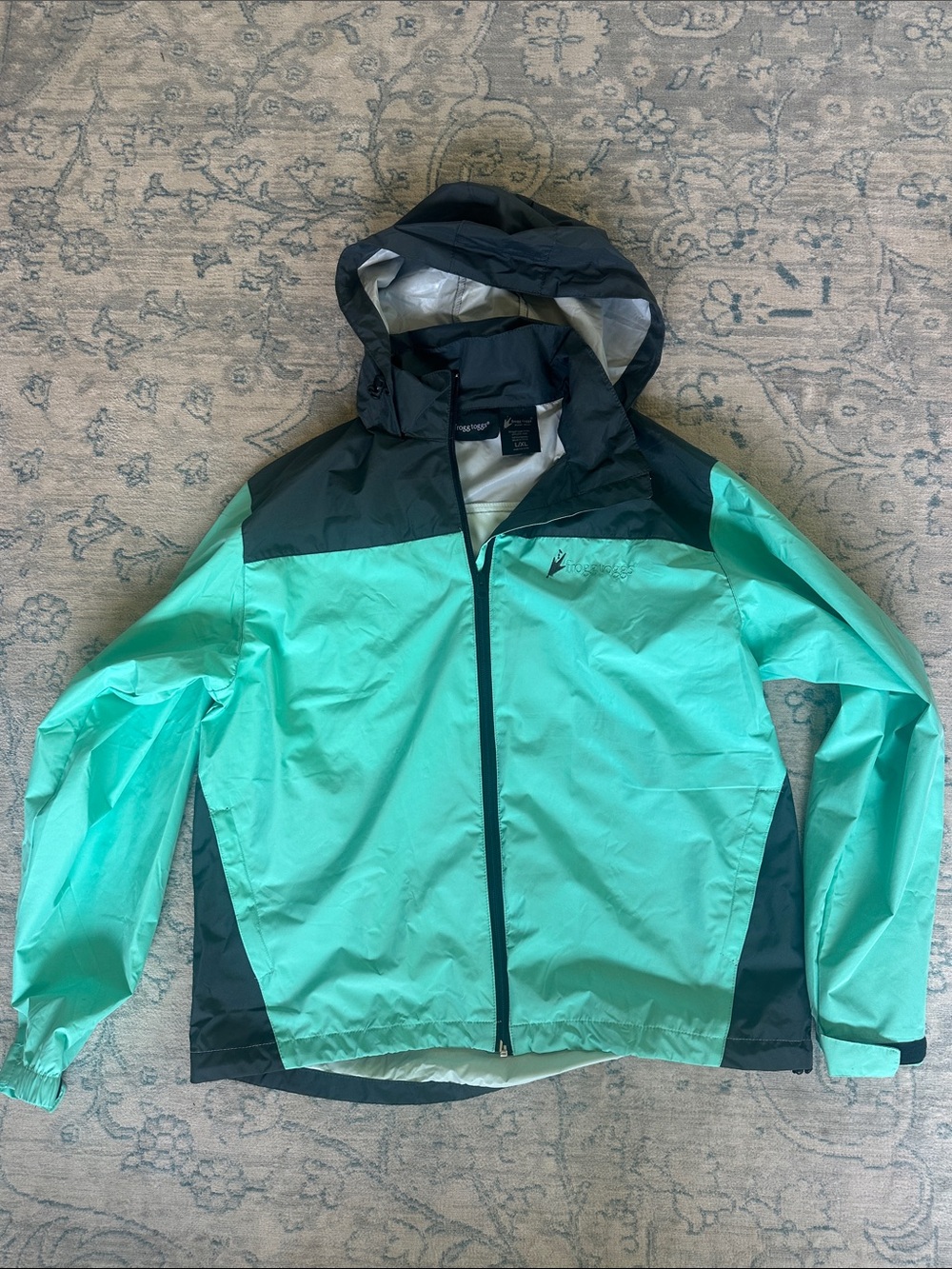 Frogg Toggs Lightweight Aqua and Black Windbreaker Jacket L/XL